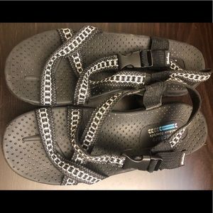 SKECHERS Reggae - Kooky Sandals Size 8
